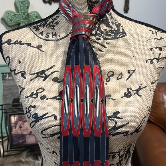 Mark Lewis Tie - Picture 2 of 5